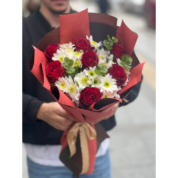 Özel 7 Gül ve Papatya Buketi